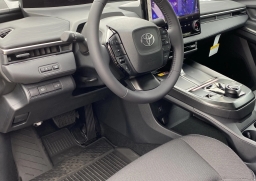 Toyota C-HR SE AWD (Natl) 2026