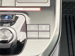 Toyota C-HR SE AWD (Natl) 2026