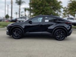 Toyota C-HR SE AWD (Natl) 2026