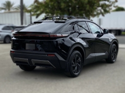 Toyota C-HR SE AWD (Natl) 2026