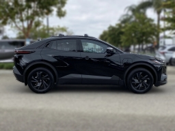 Toyota C-HR SE AWD (Natl) 2026