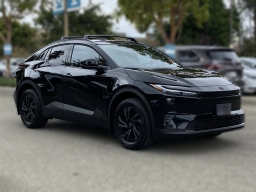 Toyota C-HR SE AWD (Natl) 2026