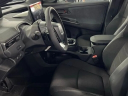 Toyota C-HR SE AWD (Natl) 2026