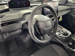 Toyota C-HR SE AWD (Natl) 2026