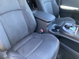 Toyota C-HR XSE AWD (Natl) 2026