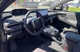 Toyota C-HR SE AWD (Natl) 2026