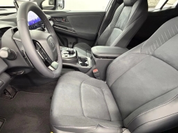 Toyota C-HR XSE AWD (Natl) 2026