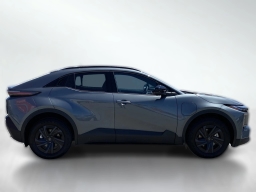 Toyota C-HR SE AWD (Natl) 2026