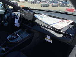 Toyota C-HR SE AWD (Natl) 2026