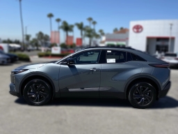 Toyota C-HR SE AWD (Natl) 2026