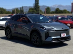 Toyota C-HR SE AWD (Natl) 2026