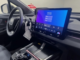 Toyota C-HR XSE AWD (Natl) 2026