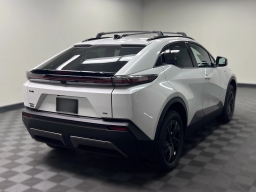Toyota C-HR SE AWD (Natl) 2026