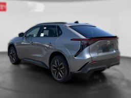 Toyota bZ XLE Plus FWD (Natl) 2026