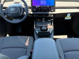 Toyota bZ XLE Plus FWD (Natl) 2026