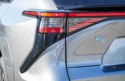 Toyota bZ XLE Plus FWD (Natl) 2026