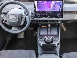 Toyota bZ XLE Plus FWD (Natl) 2026