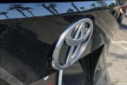 Toyota bZ XLE Plus FWD (Natl) 2026