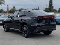 Toyota bZ XLE Plus FWD (Natl) 2026
