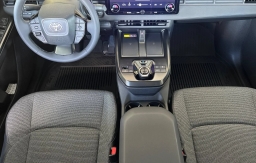 Toyota bZ XLE Plus FWD (GS) 2026