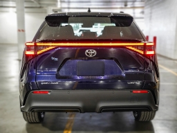 Toyota bZ Limited AWD (Natl) 2026