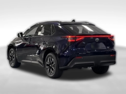 Toyota bZ XLE AWD (Natl) 2026