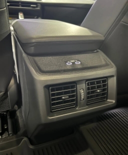 Toyota bZ XLE AWD (Natl) 2026