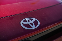 Toyota bZ Limited AWD (Natl) 2026