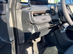 Toyota bZ Limited AWD (Natl) 2026