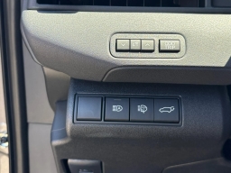 Toyota bZ XLE AWD (Natl) 2026