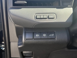 Toyota bZ XLE FWD (Natl) 2026