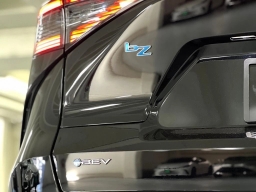 Toyota bZ XLE FWD (Natl) 2026