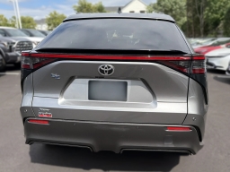 Toyota bZ XLE FWD (Natl) 2026