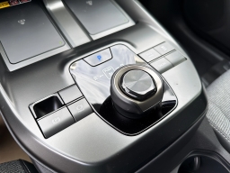 Toyota bZ XLE FWD (Natl) 2026