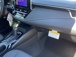 Toyota Corolla Hatchback SE CVT (Natl) 2026