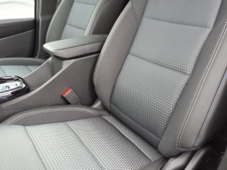 Chevrolet Trax LT FWD 4dr 2026