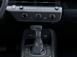 Hyundai Kona SE AWD 2027