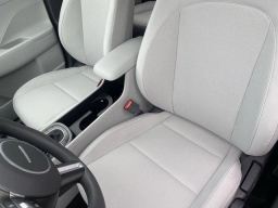 Hyundai Kona SE AWD 2026