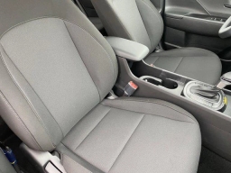 Hyundai Kona SE AWD 2026