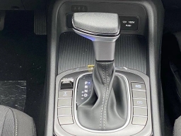 Hyundai Kona SE AWD 2026
