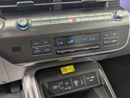 Hyundai Kona SEL Premium FWD 2026