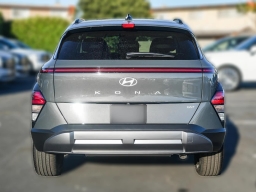 Hyundai Kona SEL Premium FWD 2026