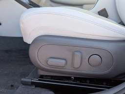 Hyundai Kona SEL Premium AWD 2026