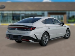 Hyundai Sonata SE FWD 2026