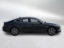 Hyundai Sonata Hybrid Blue FWD 2026