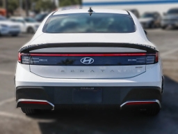 Hyundai Sonata Hybrid Blue FWD 2026