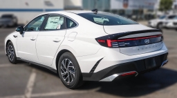Hyundai Sonata Hybrid Blue FWD 2026
