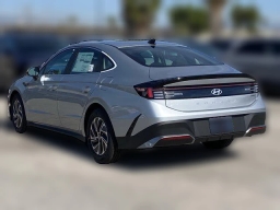 Hyundai Sonata Hybrid Blue FWD 2026
