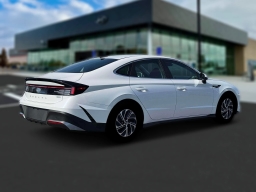 Hyundai Sonata Hybrid Blue FWD 2026