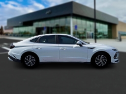Hyundai Sonata Hybrid Blue FWD 2026
